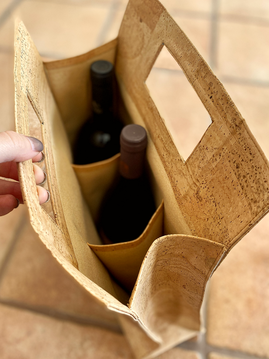 Sip in Style: Introducing Tiradia's Latest Wine Tote Bags for Eco-Friendly and Stylish Transport